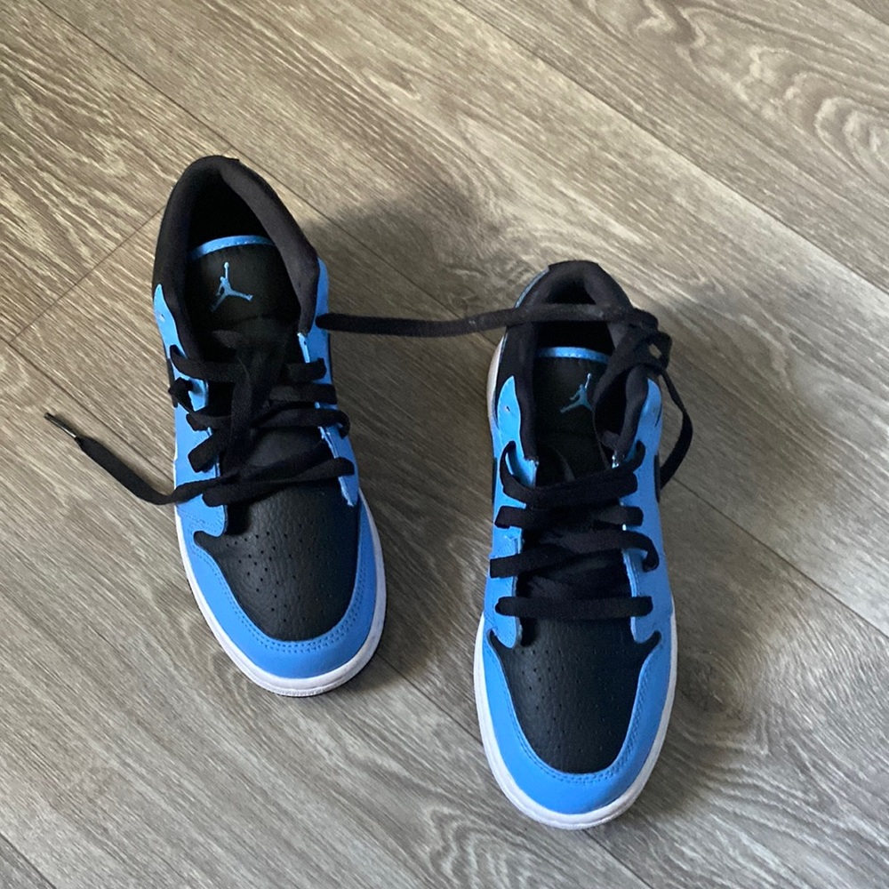 Air Jordan low like new